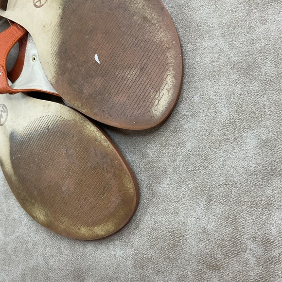 Michael Kors Sandals MK Gold Logo Plate Thong Sandals Orange Women Sz 6.5 - Picture 9 of 14